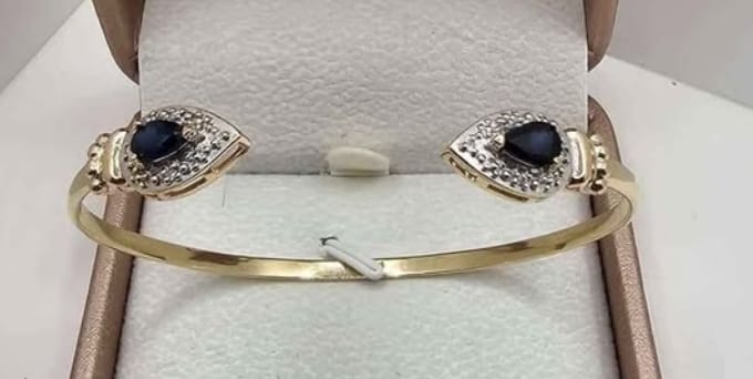 Elegant Rigid Bracelet